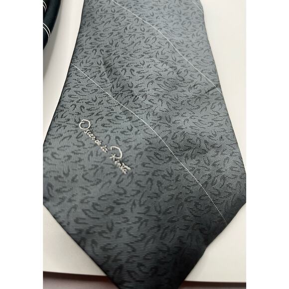 Set of 2 Oscar de la Renta Ties - Picture 2 of 5